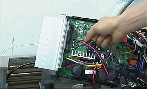 鄂托克前美的空调电话是多少